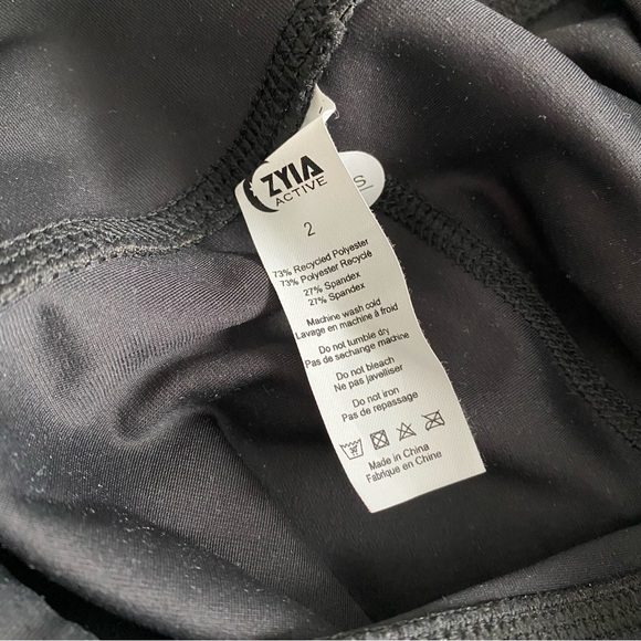 ☀️ SUMMER CLEARANCE ☀️ ZYIA | Light n Tight Leggings | Size 2 - Picture 2 of 5
